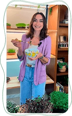 Lara Amorim — criadora do Curso Microverdes